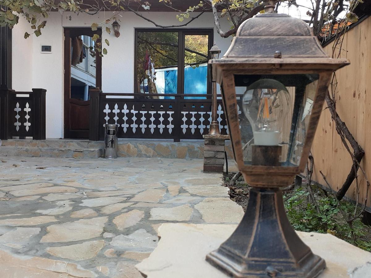 Apartment Borjomi, Erekle Street, 21A エクステリア 写真
